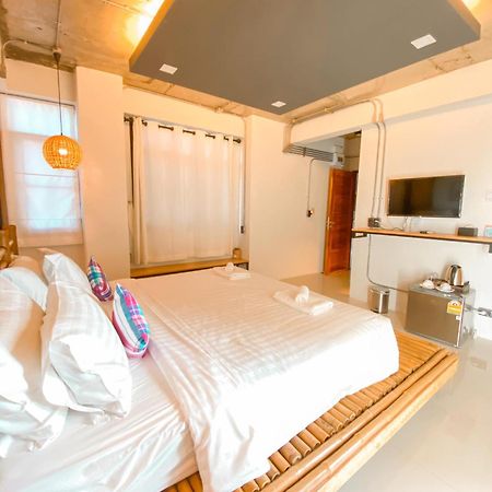Hotel Luck Esan Loft Ubon Ratchathani Exterior foto