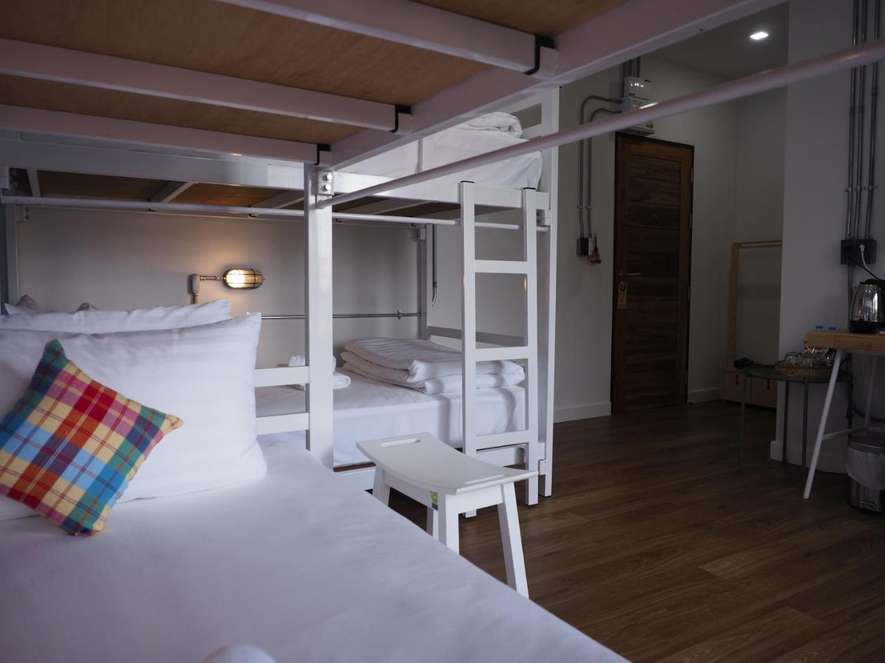 Hotel Luck Esan Loft Ubon Ratchathani Exterior foto
